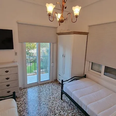 House - Costal Escape Just Steps From The