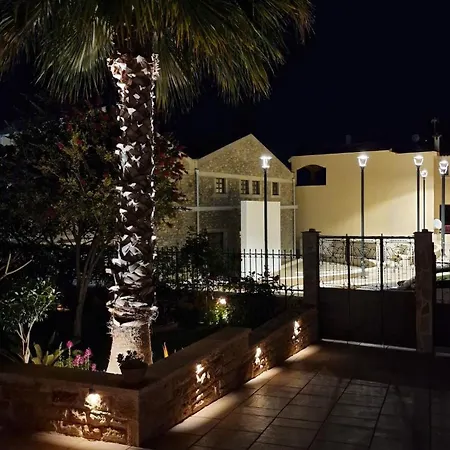 Сasa de vacaciones House - Costal Escape Just Steps From The